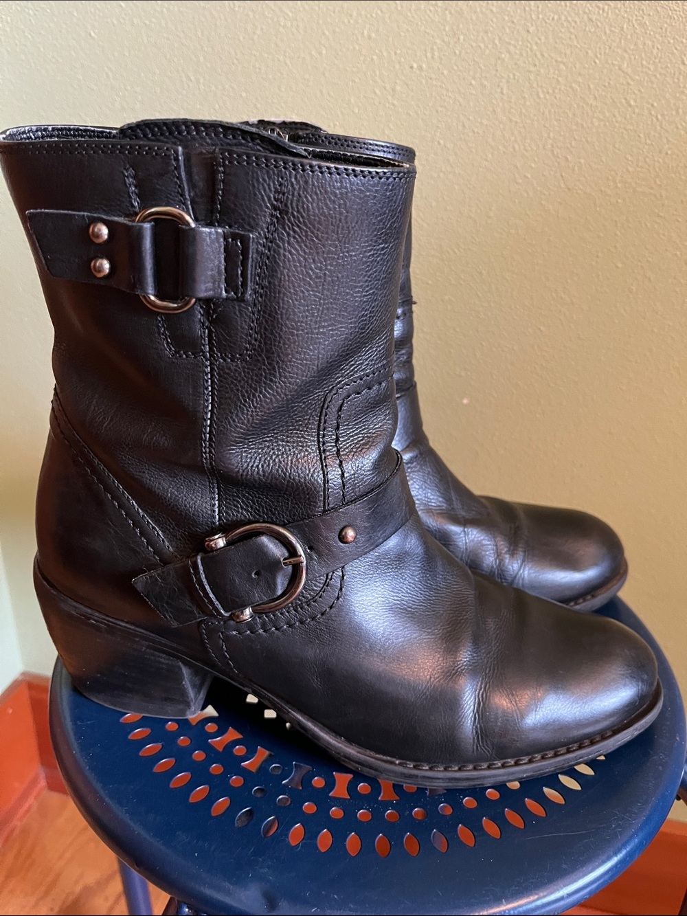 Clarks Black Leather Buckle Trim Boots, 8-1/2